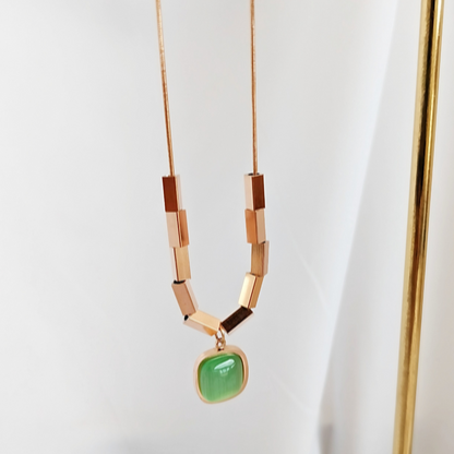Green stone chain Necklace