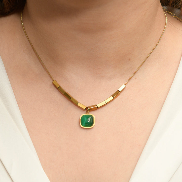 Green stone chain Necklace
