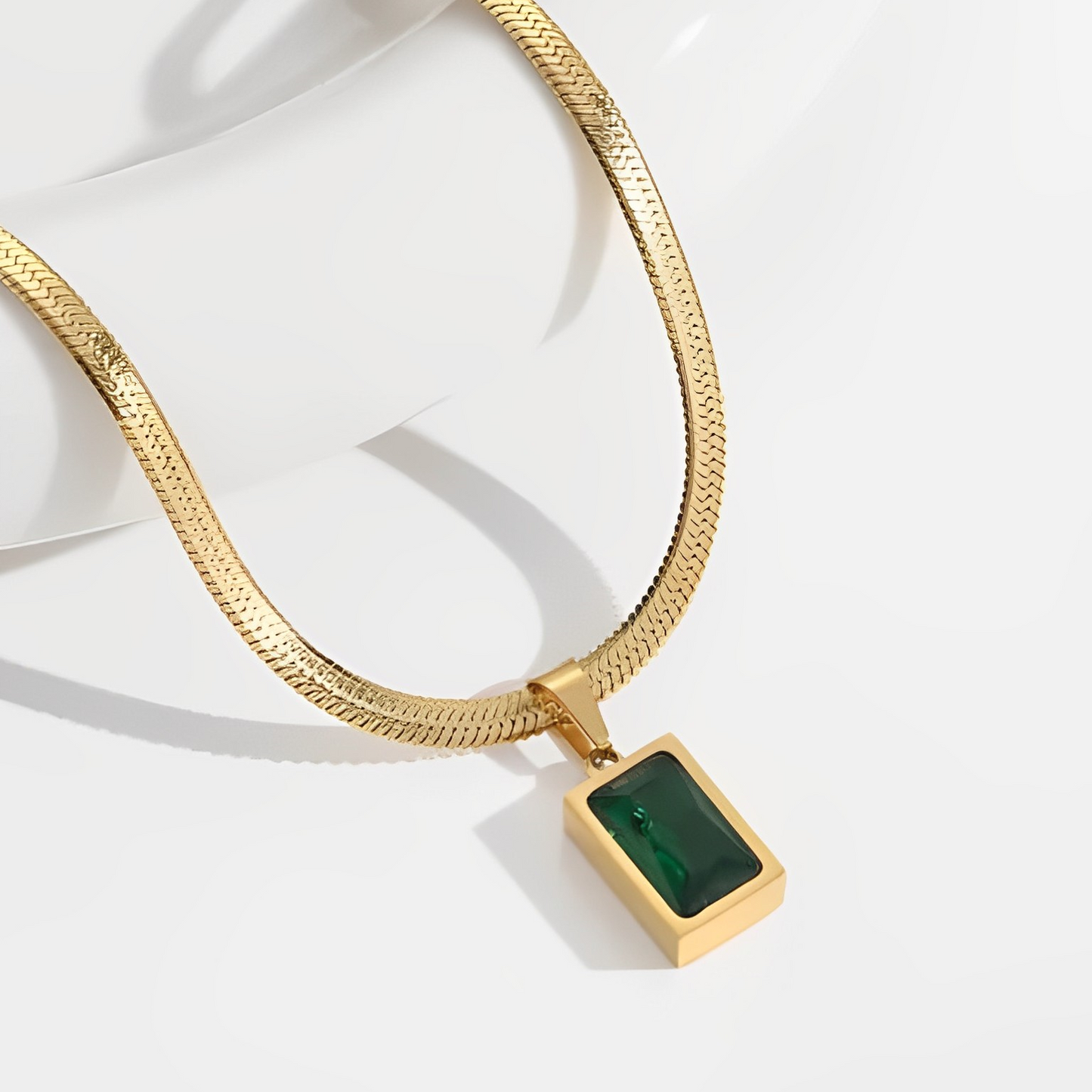 Snake Chain Green Stone
