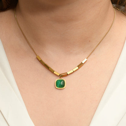 Green stone chain Necklace