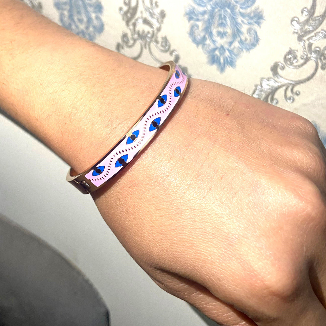 Pure Loop Bracelet