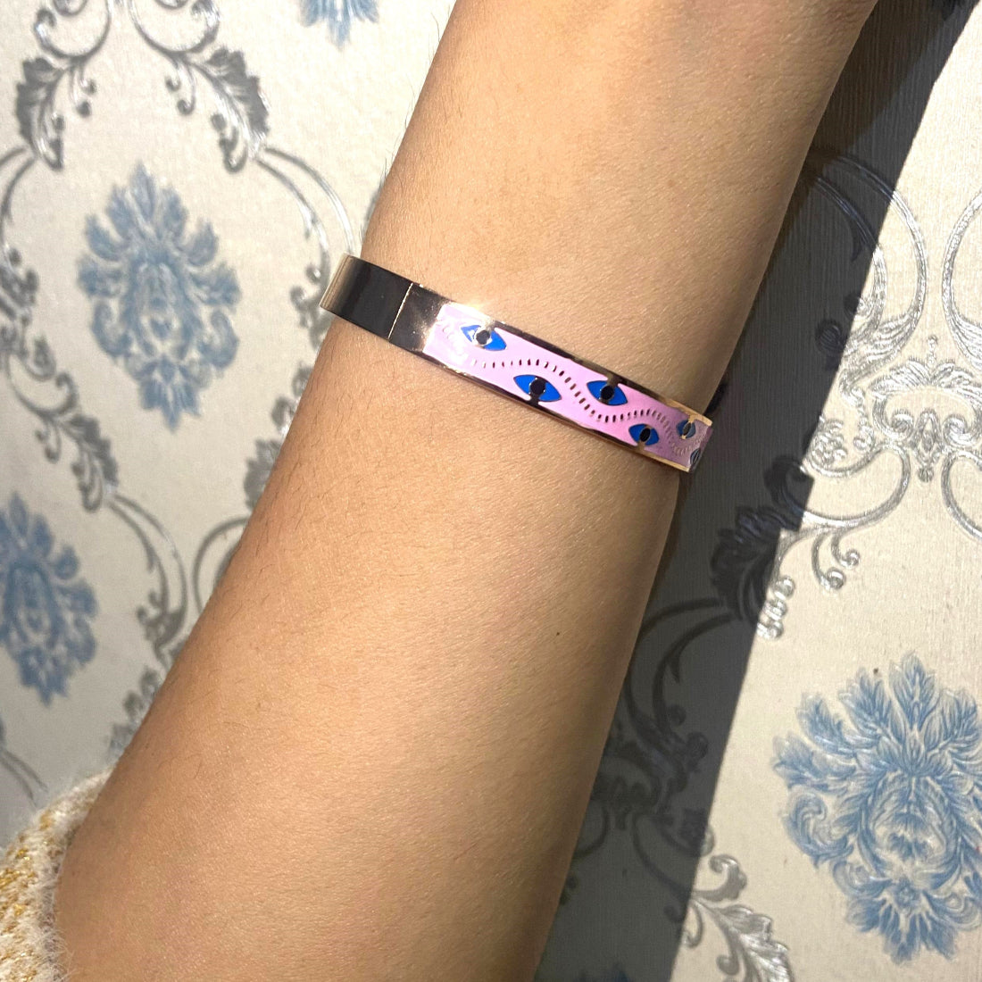 Pure Loop Bracelet