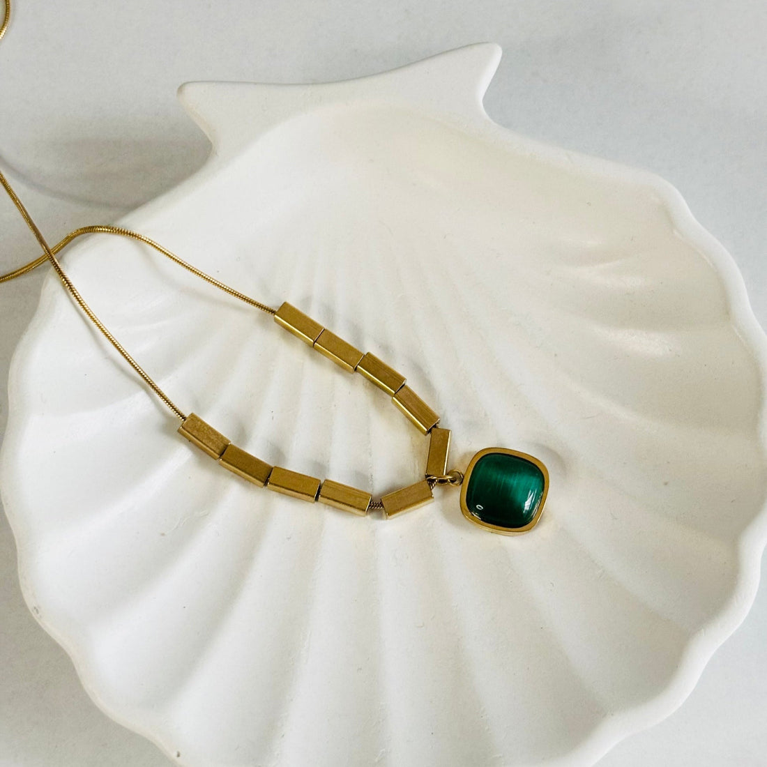 Green stone chain Necklace