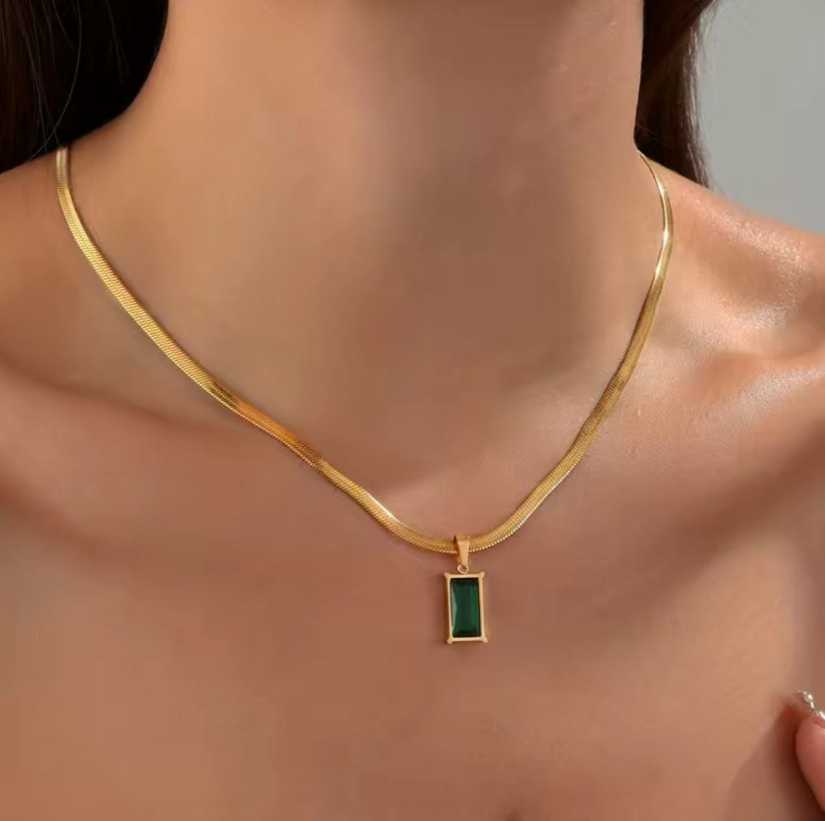 Snake Chain Green Stone
