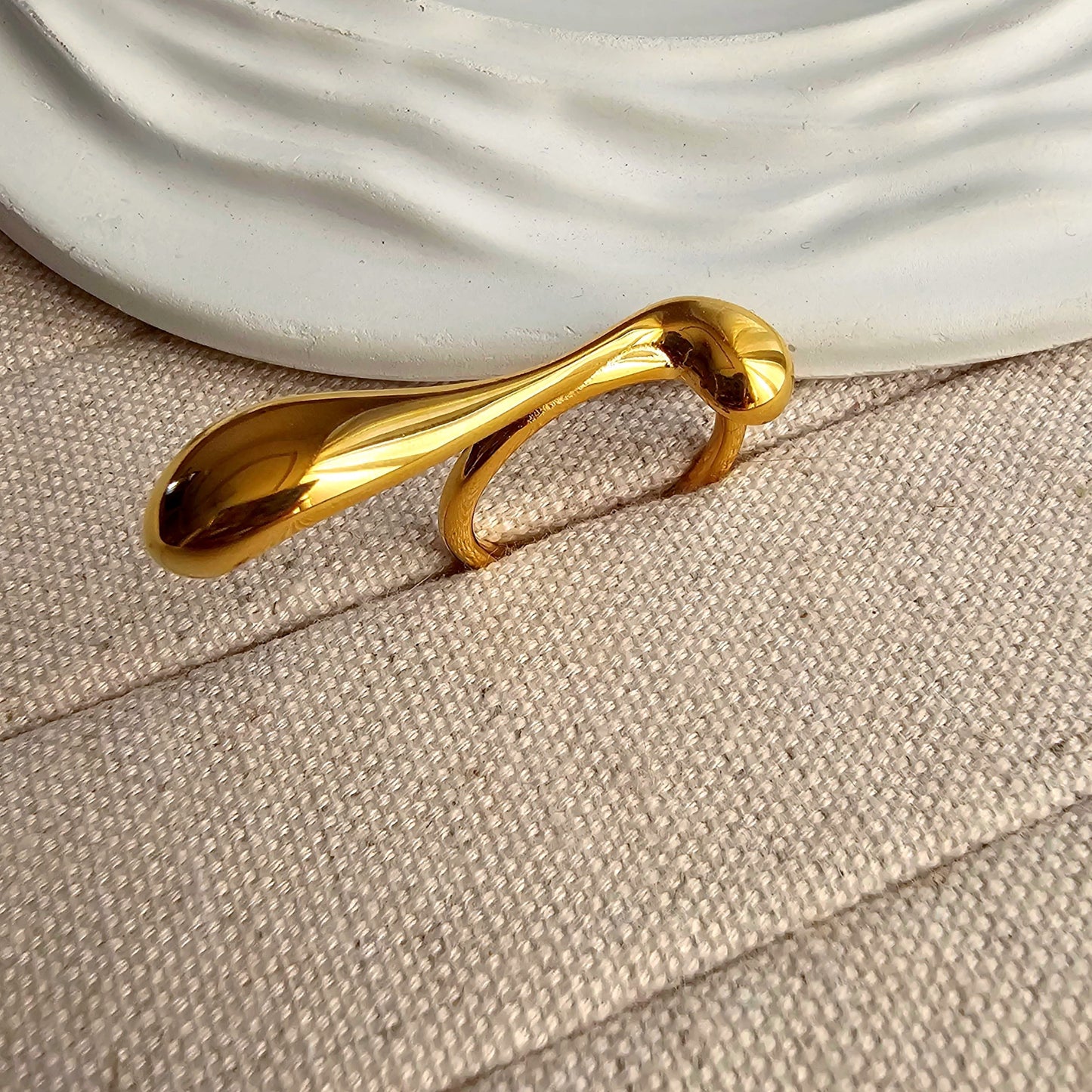 Opulent Band Women's Ring