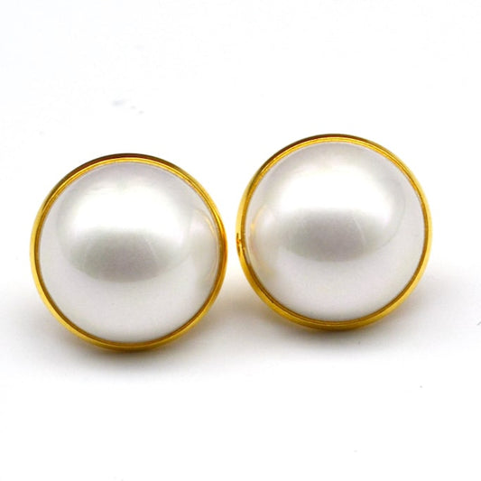 Moonlit White Earrings