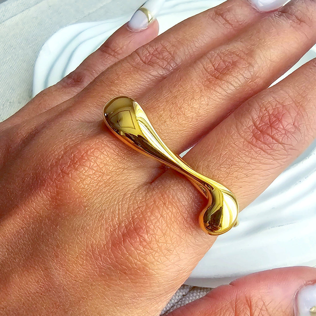 Opulent Band Women's Ring