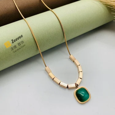 Green stone chain Necklace